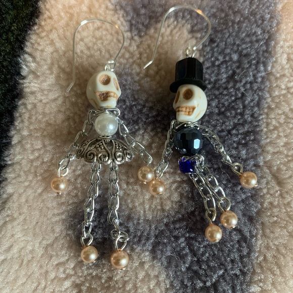 EARRINGS - Picture 2 of 3